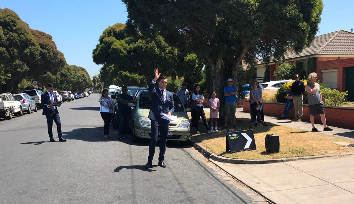 81% Melbourne Auction Clearance Rate - Time to Sell? 83 Chrishassell2.075910