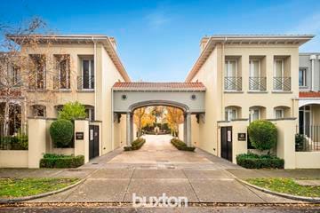 Melbourne's median house prices drops for the 2nd quarter but could this be the last fall? 3 Ao.062343