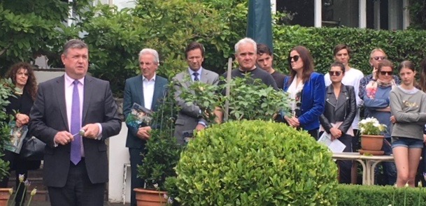 Auction numbers rise after the long weekend 170 Market 1