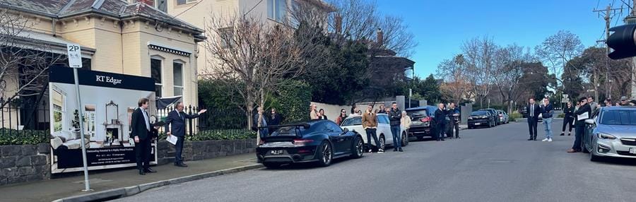 Auction clearance rate stabilises and property market sentiment improves 53 Mw 16